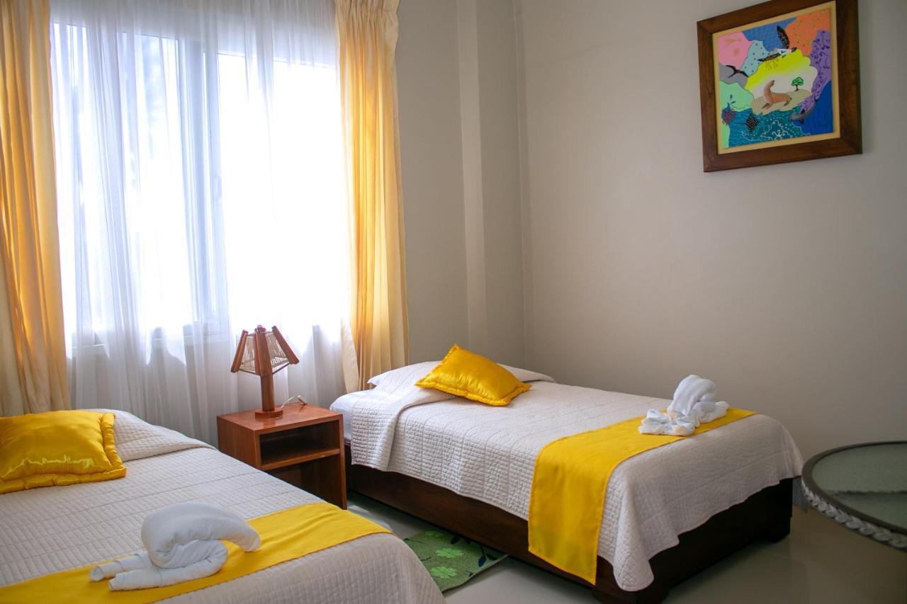 El Rincon De George Hotell Puerto Villamil Exteriör bild