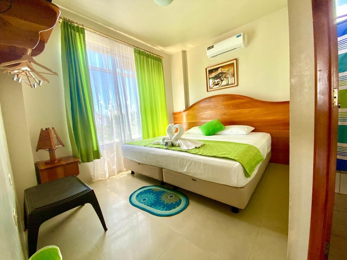 El Rincon De George Hotell Puerto Villamil Exteriör bild