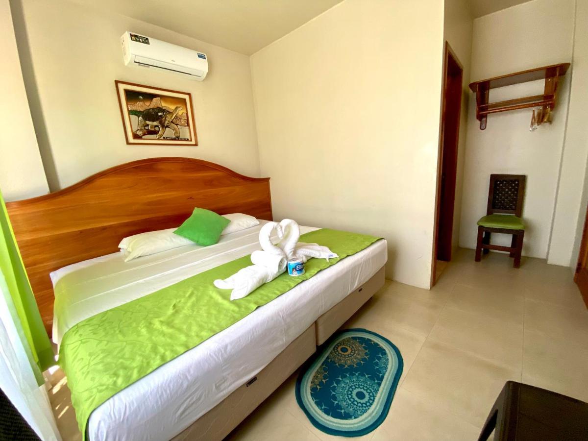 El Rincon De George Hotell Puerto Villamil Exteriör bild