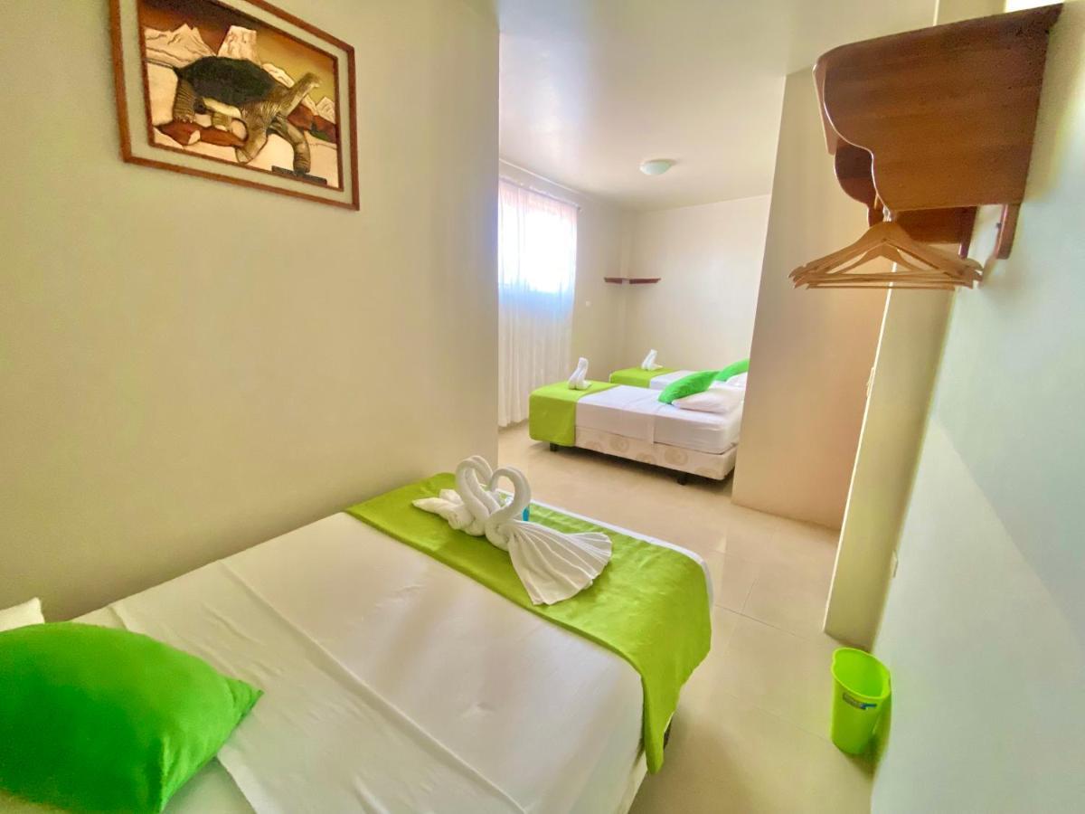 El Rincon De George Hotell Puerto Villamil Exteriör bild