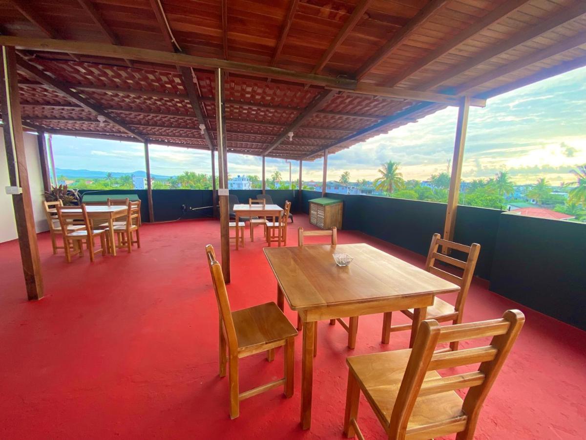 El Rincon De George Hotell Puerto Villamil Exteriör bild